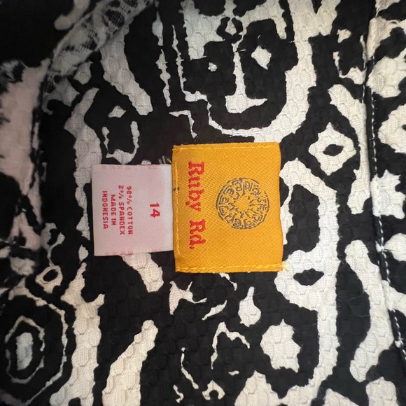 Ruby Rd. Button up jacket in size 14 - Picture 3 of 3